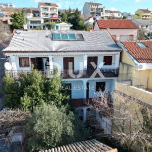CRIKVENICA - stan prizemlje 180 m2 s panoramskim pogledom na more + okoliš 250 m2
