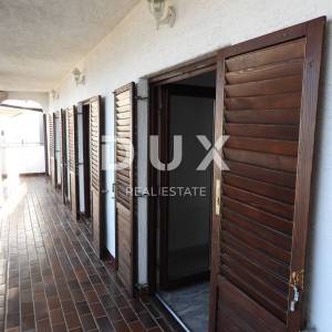 CRIKVENICA - stan prizemlje 180 m2 s panoramskim pogledom na more + okoliš 250 m2