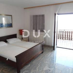 CRIKVENICA - stan prizemlje 180 m2 s panoramskim pogledom na more + okoliš 250 m2