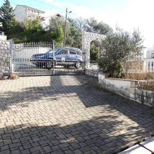 CRIKVENICA - stan prizemlje 180 m2 s panoramskim pogledom na more + okoliš 250 m2
