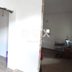 CRIKVENICA - stan prizemlje 180 m2 s panoramskim pogledom na more + okoliš 250 m2