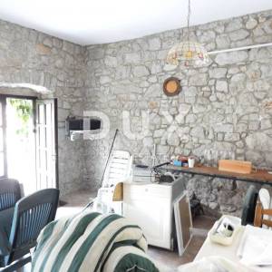 CRIKVENICA - stan prizemlje 180 m2 s panoramskim pogledom na more + okoliš 250 m2