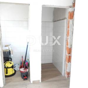 CRIKVENICA - stan prizemlje 180 m2 s panoramskim pogledom na more + okoliš 250 m2