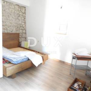 CRIKVENICA - stan prizemlje 180 m2 s panoramskim pogledom na more + okoliš 250 m2