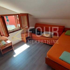 Crikvenica, stan s terasom, 2. red do mora