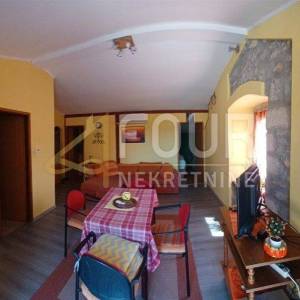 Crikvenica, stan s terasom, 2. red do mora