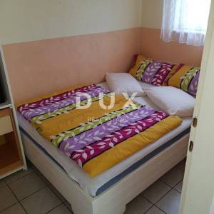 CRIKVENICA, TRIBALJ - dvije kuće s pomoćnim objektom i velikom okućnicom