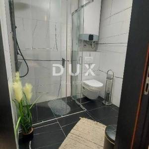CRIKVENICA, TRIBALJ - dvije kuće za odmor s bazenom