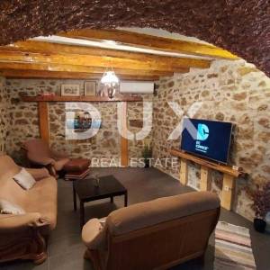 CRIKVENICA, TRIBALJ - dvije kuće za odmor s bazenom