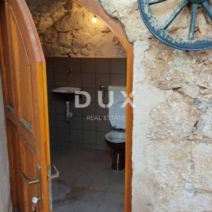 CRIKVENICA, TRIBALJ - Kamena kuća 135 m2, s pogledom na more