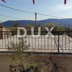 CRIKVENICA, TRIBALJ - Kamena kuća 135 m2, s pogledom na more