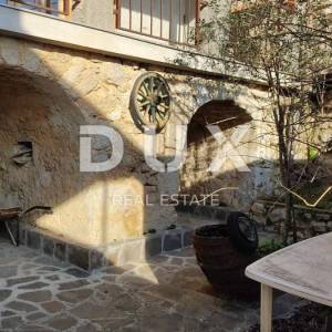 CRIKVENICA, TRIBALJ - Kamena kuća 135 m2, s pogledom na more