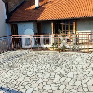 CRIKVENICA, TRIBALJ - Kamena kuća 135 m2, s pogledom na more