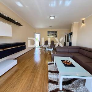 CRIKVENICA - Trosobni apartman s garažom!