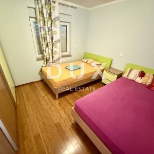 CRIKVENICA - Trosobni apartman s garažom!