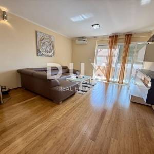 CRIKVENICA - Trosobni apartman s garažom!