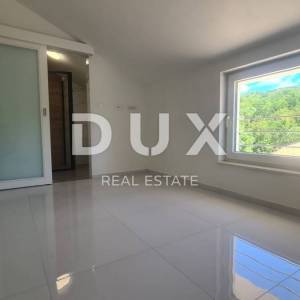 CRIKVENICA - Trosobni apartman u novogradnji s pogledom na more