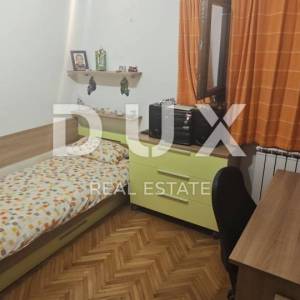 CRIKVENICA - Trosobni apartman na odličnoj lokaciji 250 metara od mora!