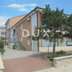 CRIKVENIČKA RIVIJERA, SELCE- stan 60 m2