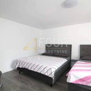 Crikveničko zaleđe, Drivenik, obnovljena kuća s bazenom, 150m2