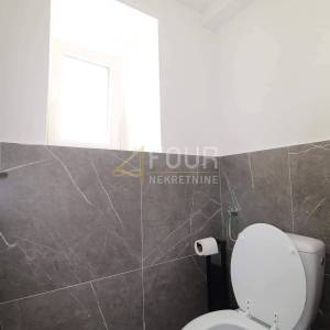 Crikveničko zaleđe, Drivenik, obnovljena kuća s bazenom, 150m2