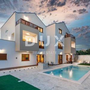 DALMACIJA , KAŠTELA Luksuzna vila s pogledom na more