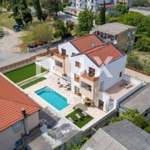 DALMACIJA , KAŠTELA Luksuzna vila s pogledom na more