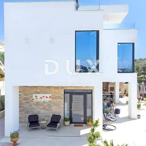 DALMACIJA, OTOK PAG - Kuća moderne arhitekture s bazenom 50 metara od mora
