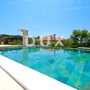 DALMACIJA, OTOK PAG - Kuća moderne arhitekture s bazenom 50 metara od mora