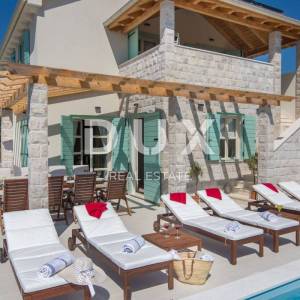 DALMACIJA, PRIMOŠTEN - Prekrasna vila sa čarobnim panoramskim pogledom na more i prirodu
