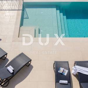 DALMACIJA, ŠIBENIK - Luksuzna villa sa bazenom nogometnim igralištem i saunom