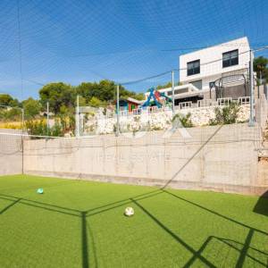 DALMACIJA, ŠIBENIK - Luksuzna villa sa bazenom nogometnim igralištem i saunom