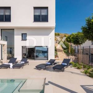 DALMACIJA, ŠIBENIK - Luksuzna villa sa bazenom nogometnim igralištem i saunom