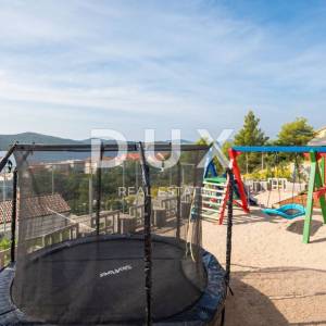 DALMACIJA, ŠIBENIK - Luksuzna villa sa bazenom nogometnim igralištem i saunom