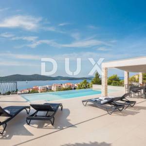 DALMACIJA, ŠIBENIK - Luksuzna villa sa bazenom nogometnim igralištem i saunom