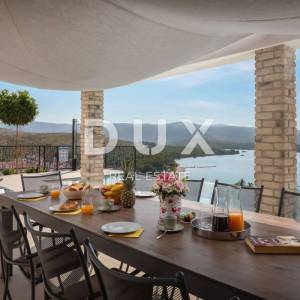 DALMACIJA, ŠIBENIK - Luksuzna villa sa bazenom nogometnim igralištem i saunom