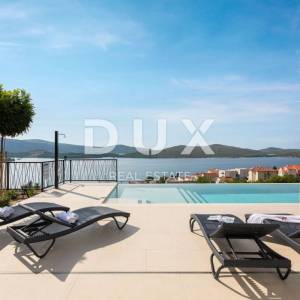 DALMACIJA, ŠIBENIK - Luksuzna villa sa bazenom nogometnim igralištem i saunom