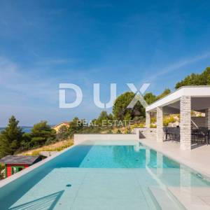 DALMACIJA, ŠIBENIK - Luksuzna villa sa bazenom nogometnim igralištem i saunom