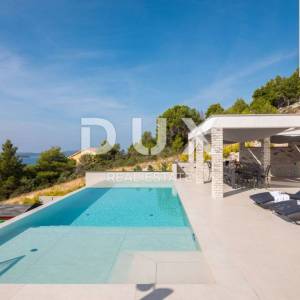 DALMACIJA, ŠIBENIK - Luksuzna villa sa bazenom nogometnim igralištem i saunom