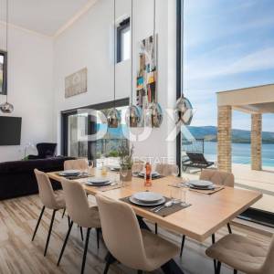 DALMACIJA, ŠIBENIK - Luksuzna villa sa bazenom nogometnim igralištem i saunom