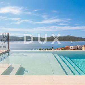 DALMACIJA, ŠIBENIK - Luksuzna villa sa bazenom nogometnim igralištem i saunom
