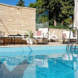 DALMACIJA, TISNO - Boutique hotel prvi red do mora