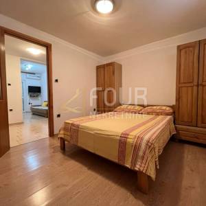 Dalmacija, Tribunj, 1s+db, 104m2, terasa