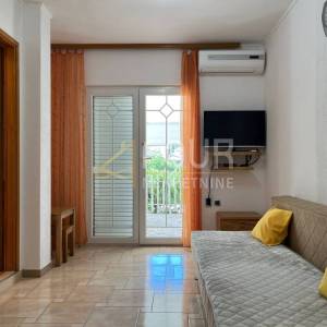 Dalmacija, Tribunj, 1s+db, 104m2, terasa