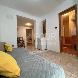 Dalmacija, Tribunj, 1s+db, 104m2, terasa