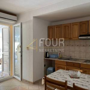 Dalmacija, Tribunj, 1s+db, 104m2, terasa