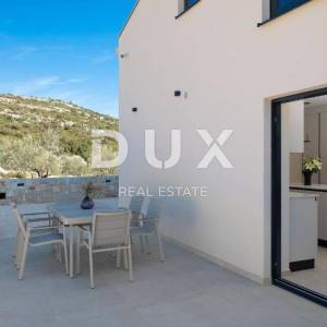 DALMACIJA, TROGIR - Luksuzna vila s bazenom