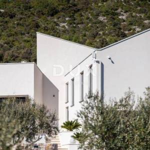 DALMACIJA, TROGIR - Luksuzna vila s bazenom
