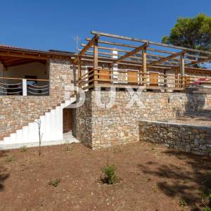 DALMACIJA, TROGIR - Privatna oaza uz plažu