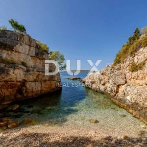 DALMACIJA, TROGIR - Privatna oaza uz plažu